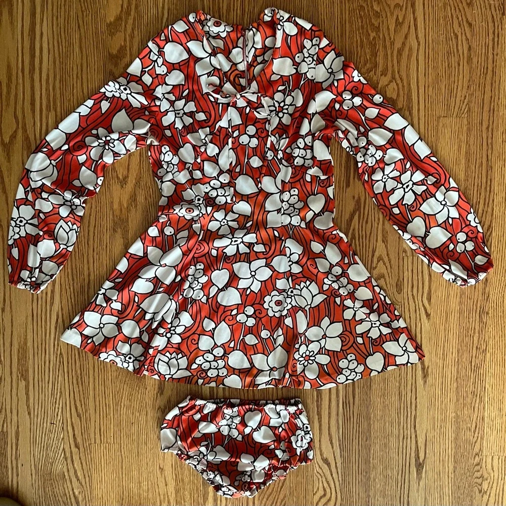 Vintage 1970’s Mod or Gogo Red & White Floral Long Sleeve Dress with Bloomers - Picture 2 of 8